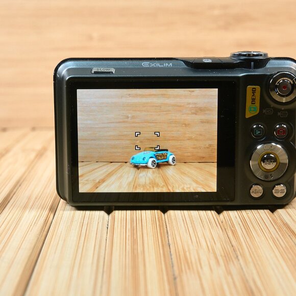 Casio High-Speed Exilim EX-FC100 9.1 MP Digital Camera, 5x Optical Zoom - Picture 6 of 8